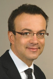 Univ.-Prof. Dr. med. Dr. med. dent. Dr Dominik Gro�